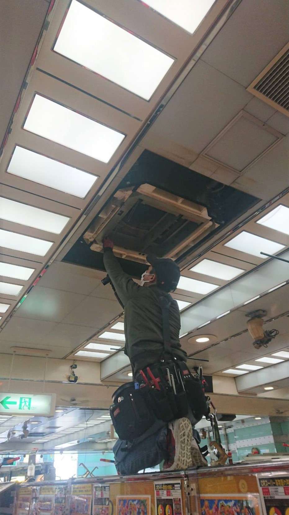 大阪府岸和田市の某パチンコ店閉店に伴い、業務用エアコンの買取り